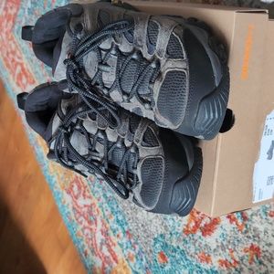 Men's Merrell Moab 3 JO35881- 10 1/2 vibram hiking shoe color Granite breathable